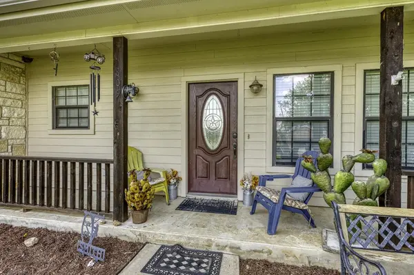 809 Skyline DR, Kingsland, TX 78639