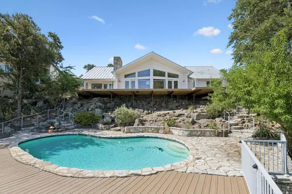 204 N Blue Ridge TRL, Horseshoe Bay, TX 78657