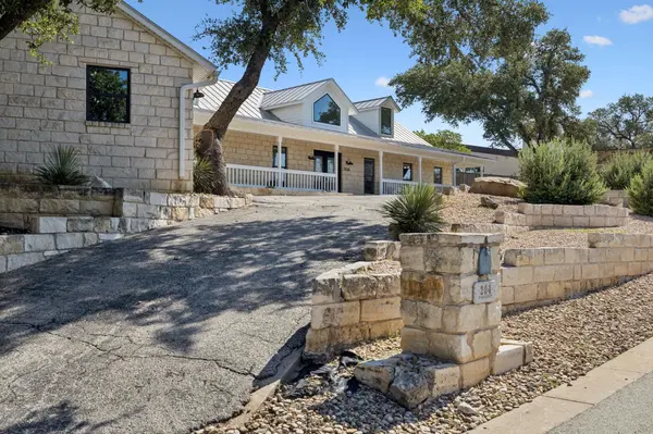 204 N Blue Ridge TRL, Horseshoe Bay, TX 78657