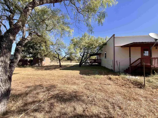 711 Dallas ST, Kingsland, TX 78639