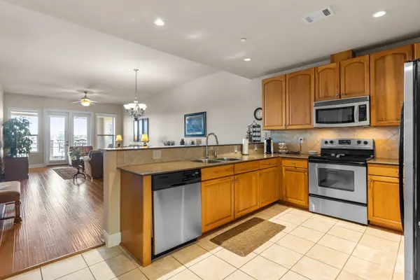 1000 The Cape #12, Horseshoe Bay, TX 78657