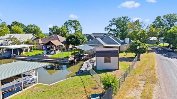 503 North Beach, Sunrise Beach, TX 78643