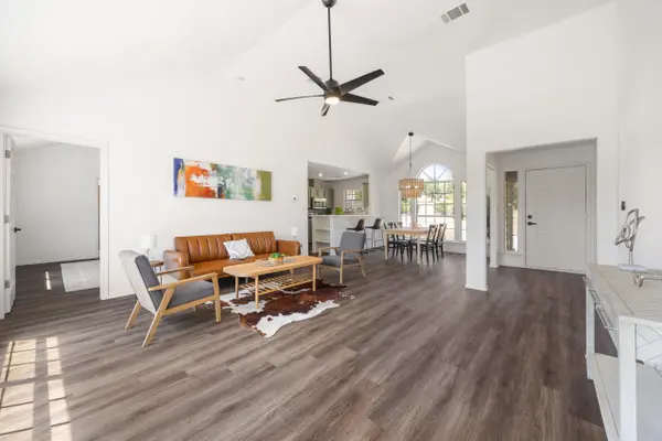 501 Royal CT, Cottonwood Shores, TX 78657