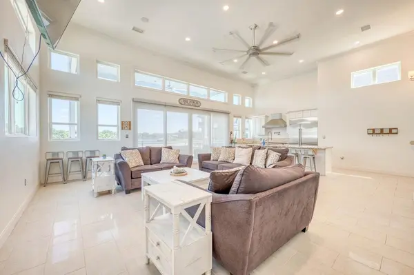 320 Island CIR, Kingsland, TX 78639