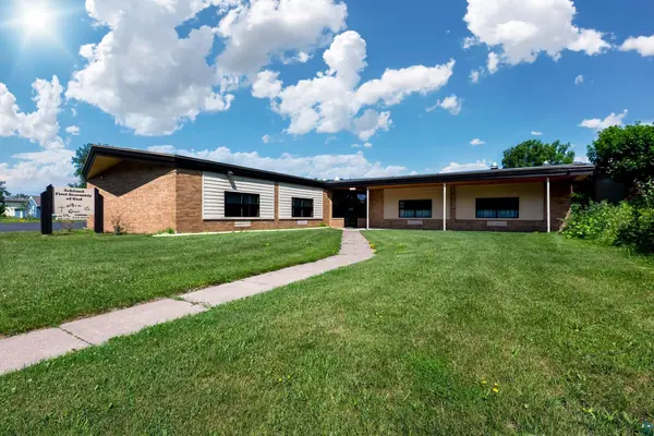 315 W 10th St, Ashland, WI 54806