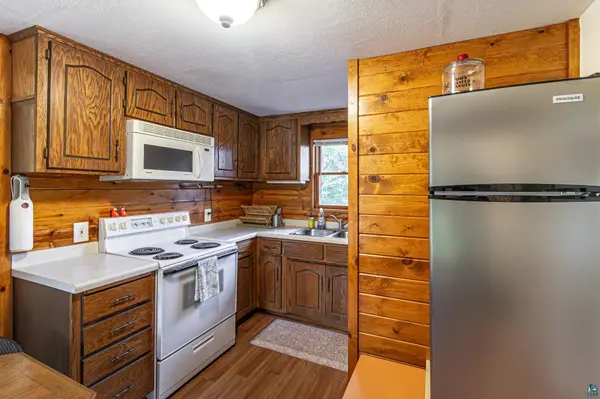 52 W Chandler Rd, Ely, MN 55731