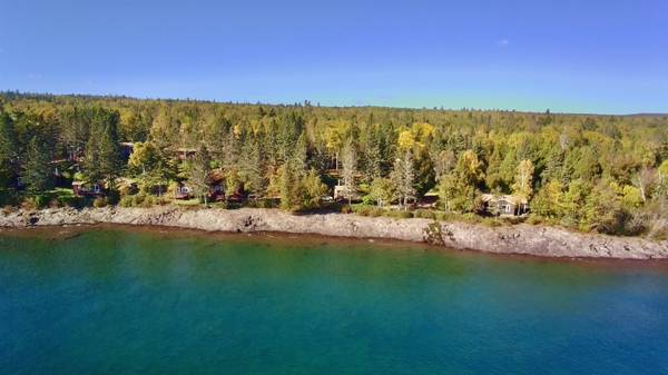 4860, 4874 Hwy 61 W, Lutsen, MN 55612