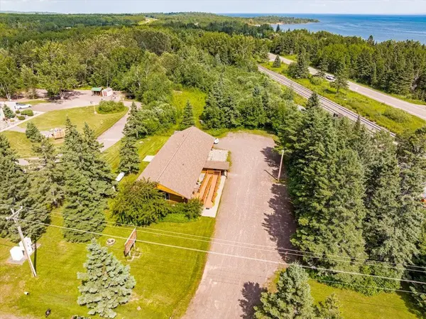 5722 Homestead Rd, Duluth, MN 55804