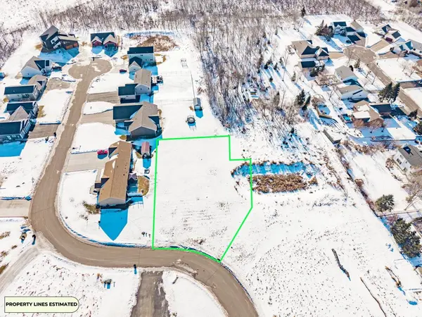 14 Spartan Circle Dr, Superior, WI 54880