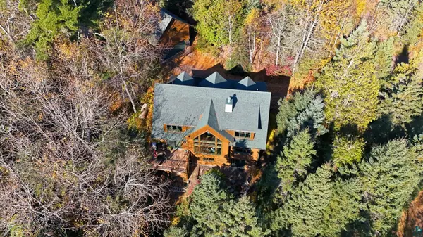 2472 Cliff View Cr, Two Harbors, MN 55616