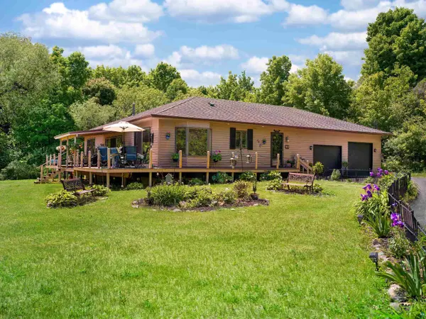 107 S 4th St, Bayfield, WI 54814