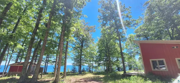 1117 South Shore Rd, La Pointe, WI 54850