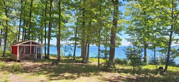 1117 South Shore Rd, La Pointe, WI 54850