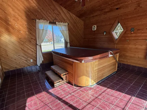 954 E Camp St, Ely, MN 55731