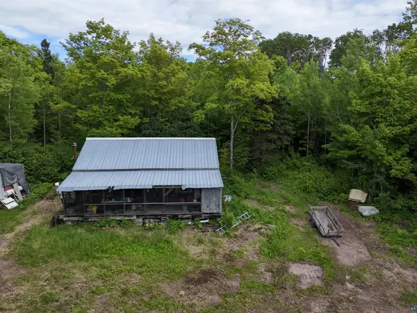 728 Caspers Hill Rd, Grand Marais, MN 55604