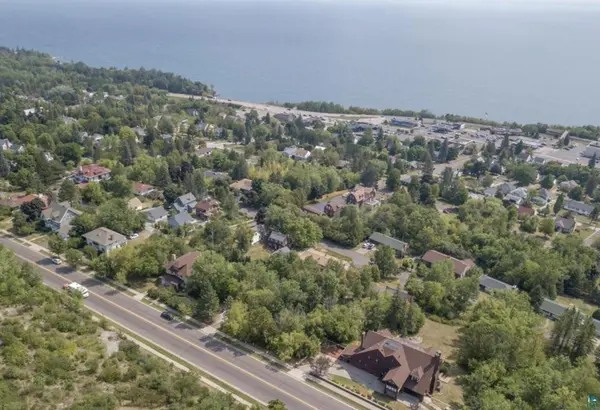 24XX E Superior St, Duluth, MN 55812