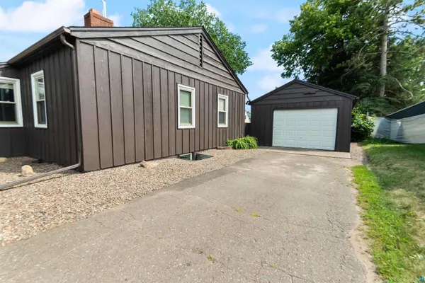 128 8th St, Moose Lake, MN 55757