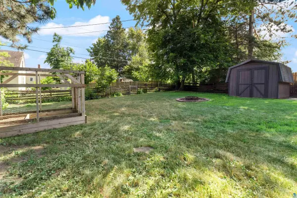 128 8th St, Moose Lake, MN 55757