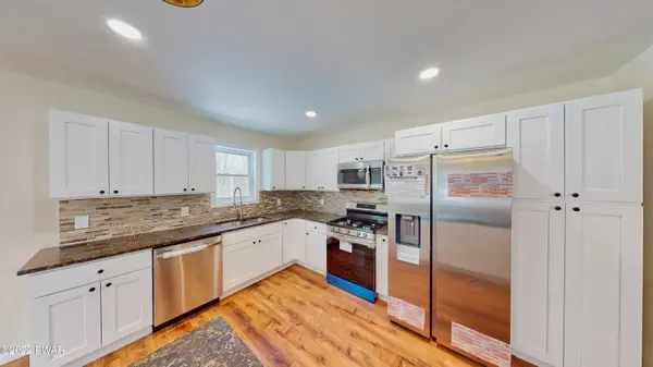 101 Apple DR, Milford, PA 18337