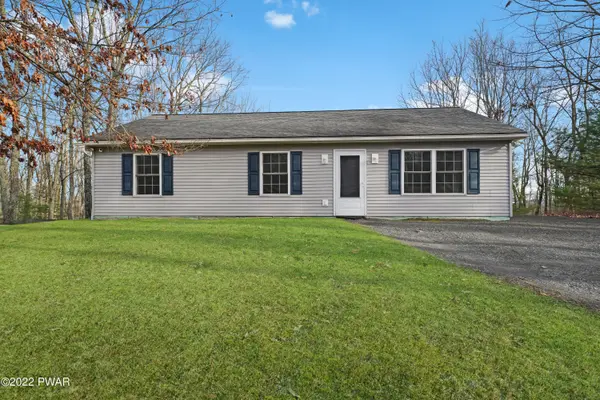 126 Basswood DR, Dingmans Ferry, PA 18328