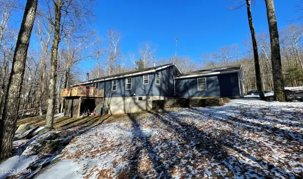 104 Copper Mountain DR, Tafton, PA 18464