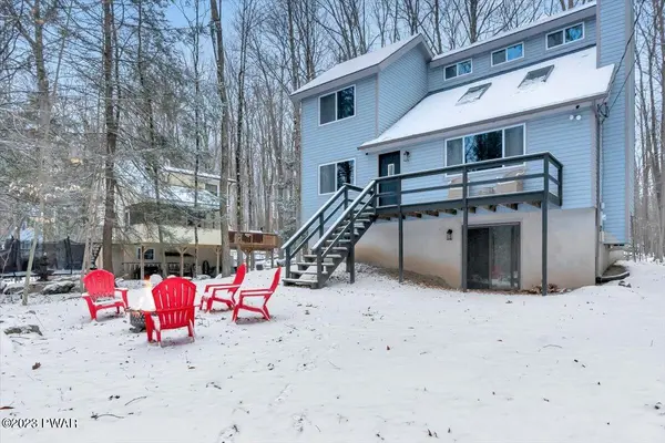 51 Navaho LN, Lake Ariel, PA 18436