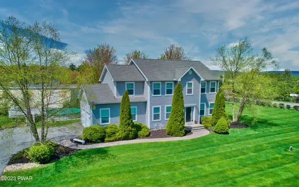 202 Lucas LN, Nazareth, PA 18064