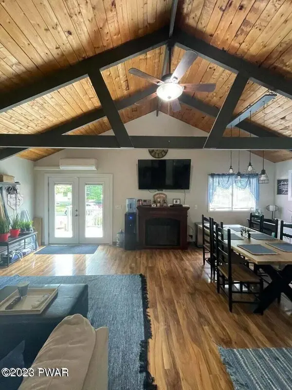 108 Lone Oak DR, Lakeville, PA 18438