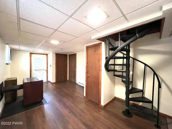 804 Song Mountain TER, Tafton, PA 18464