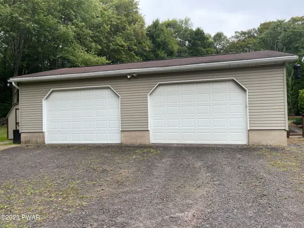 448 Old Gravity RD, Lake Ariel, PA 18436