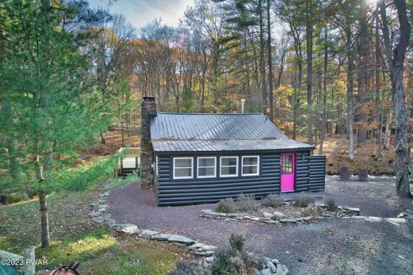 104 Pineneedle CT, Lackawaxen, PA 18435