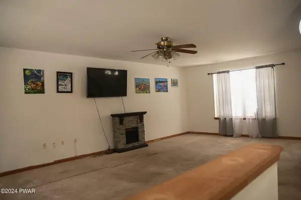 137 Circle DR, Albrightsville, PA 18210