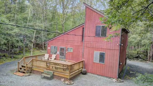 202 Tanager RD, Lackawaxen, PA 18435