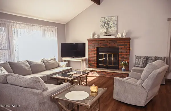 84 Deerfield RD, Lake Ariel, PA 18436