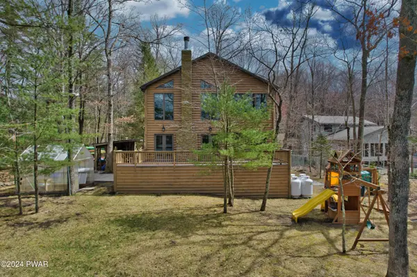 113 Mountain Lake DR, Dingmans Ferry, PA 18328