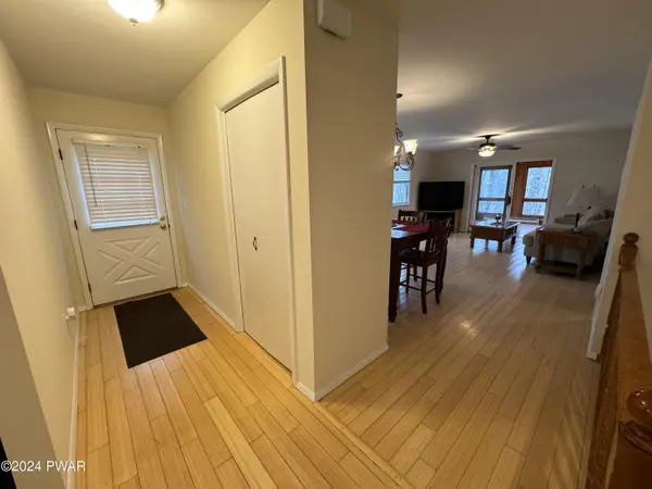 103 Rabbit Run CIR, Milford, PA 18337