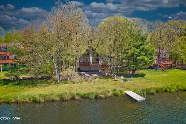 154 N Woods LN, Dingmans Ferry, PA 18324