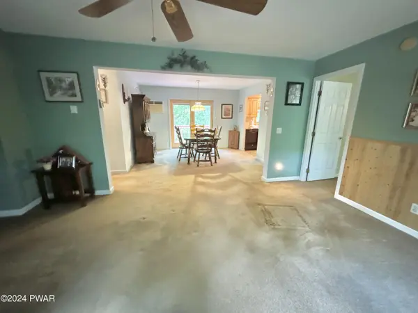 132 Hobblebush DR, Milford, PA 18337