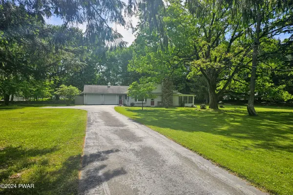 24 Pheasant Hill RD, Hawley, PA 18428