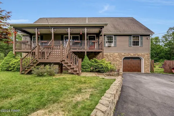 126 Ridge View RD, Lackawaxen, PA 18435