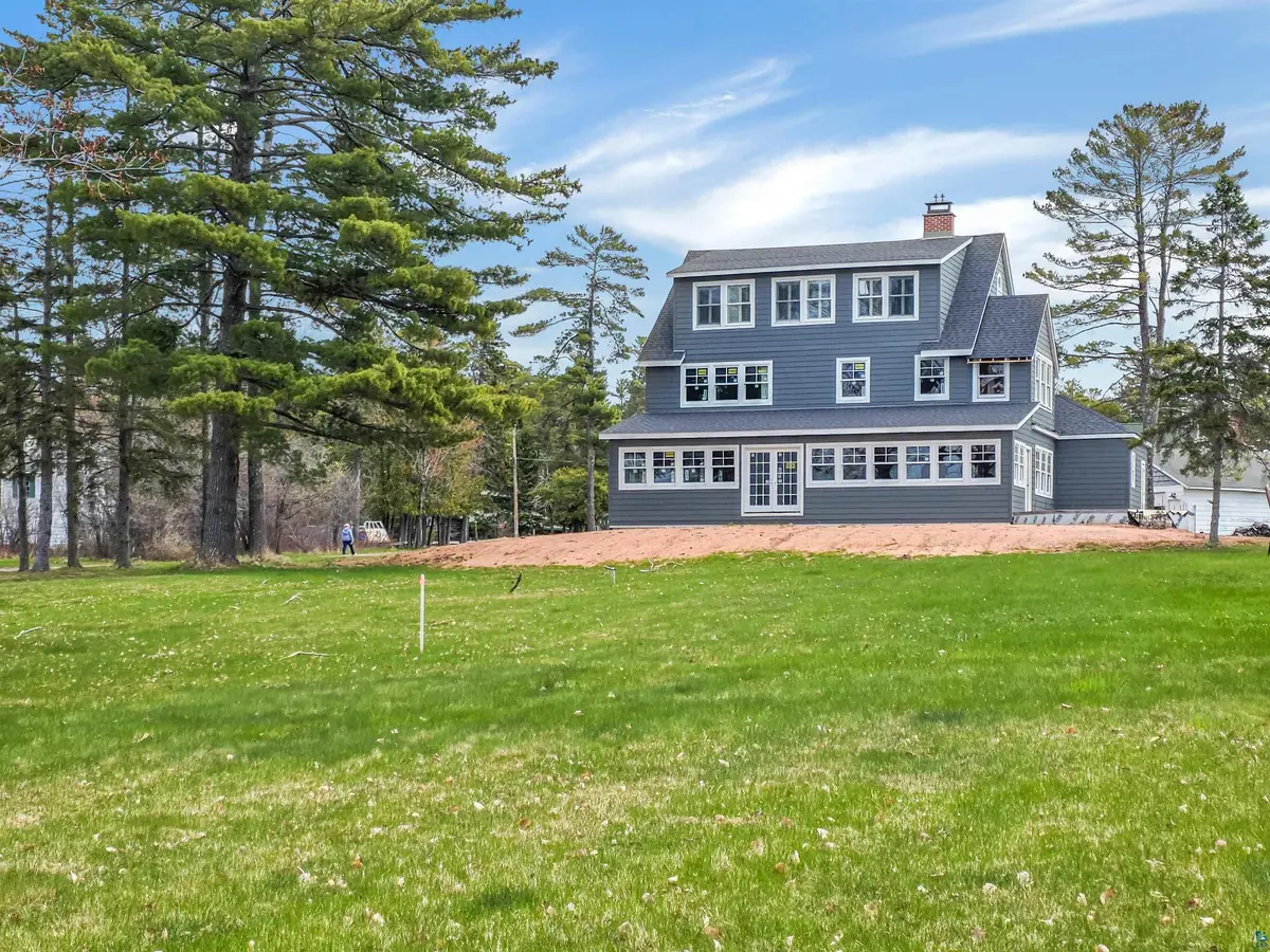 939 Whitefish St, Lapointe, WI 54850
