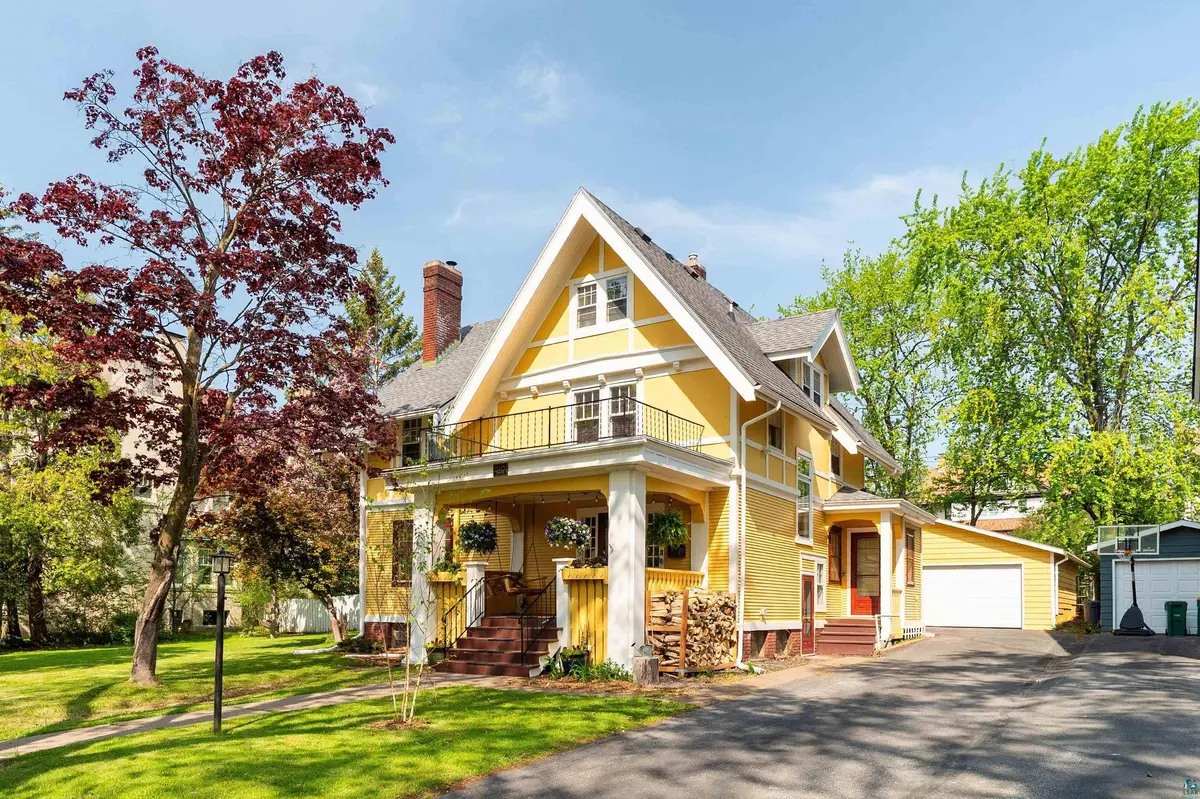 2415 E 2nd St, Duluth, MN 55812