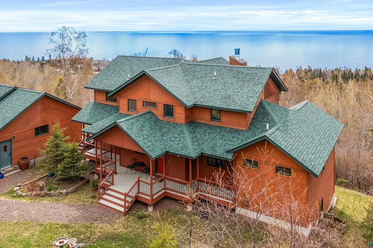96 Hoaglund Dr, Tofte, MN 55615