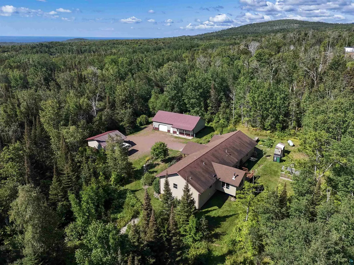 322 County Rd 14, Grand Marais, MN 55604