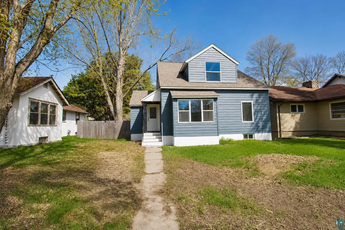 1008 3rd St, International Falls, MN 56649