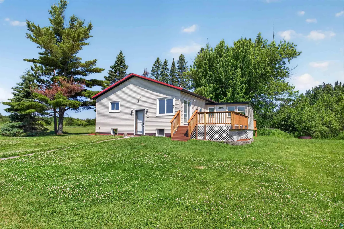 5868 Rice Lake Rd, Duluth, MN 55803