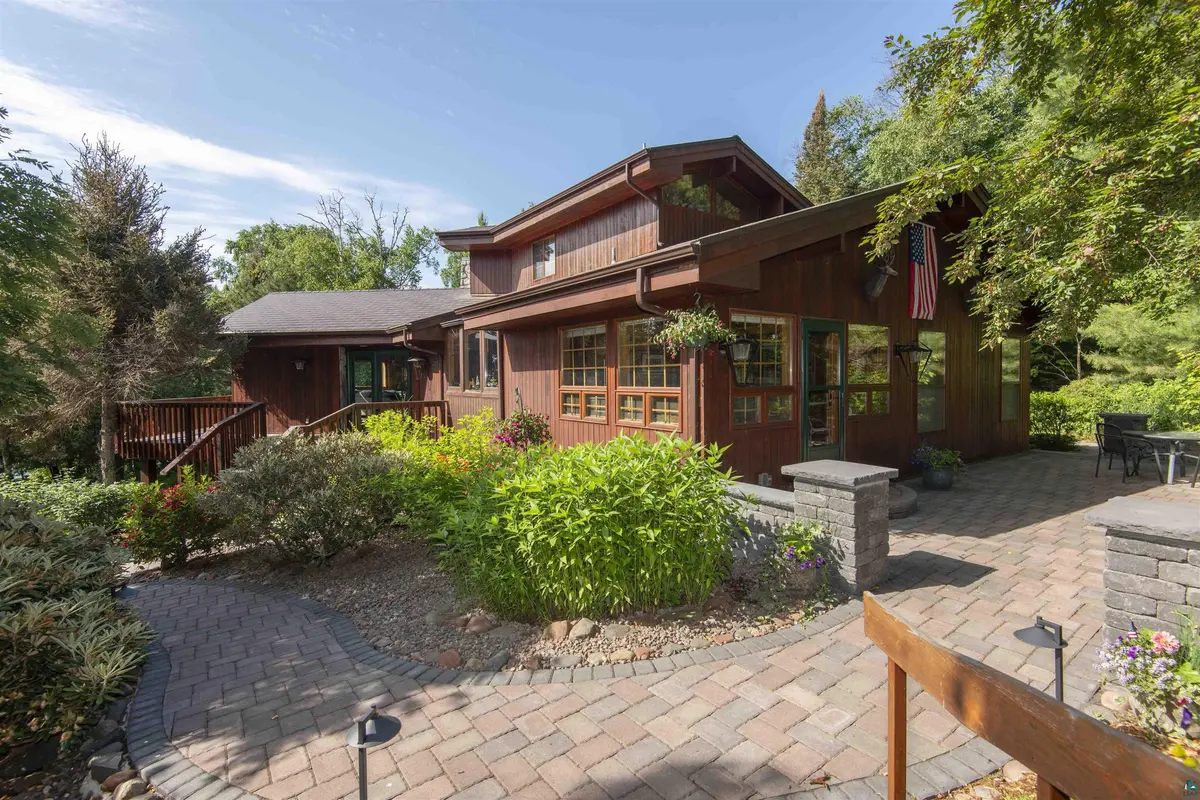 207 9th Ave W, Grand Marais, MN 55604