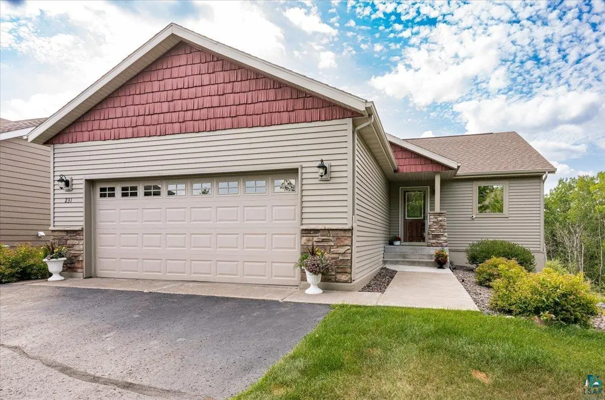 231 Hickory St, Duluth, MN 55811