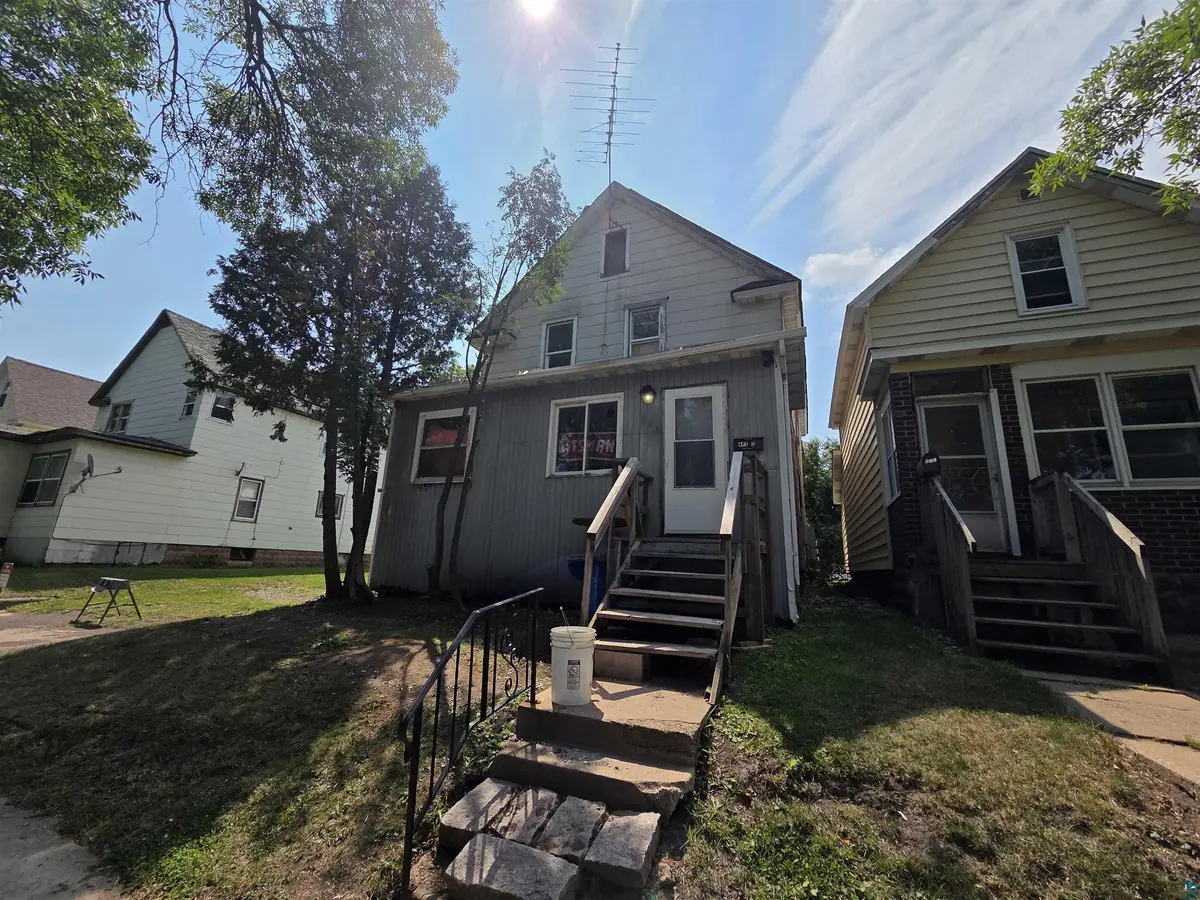 824 13th St N, Virginia, MN 55792