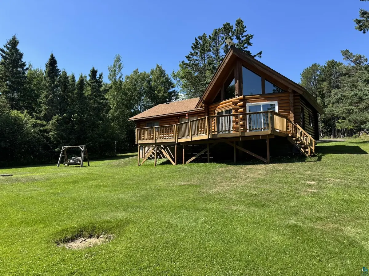 717 Larsmont Rd, Two Harbors, MN 55616